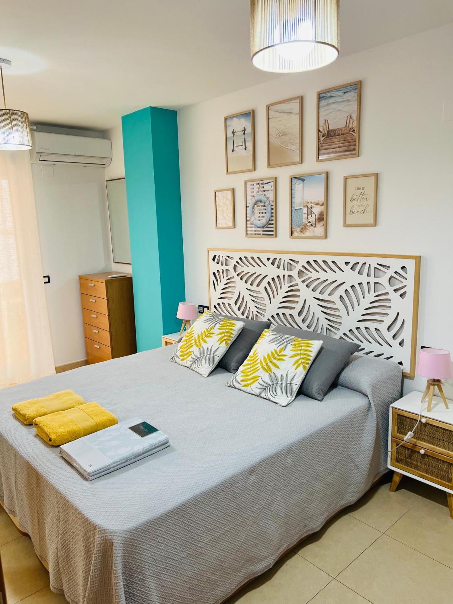 Apartamento Centro 3 Habitaciones Con Aire Acondicionado Y Wifi A 150M De La Playa Y Castillo Peniscola Luaran gambar