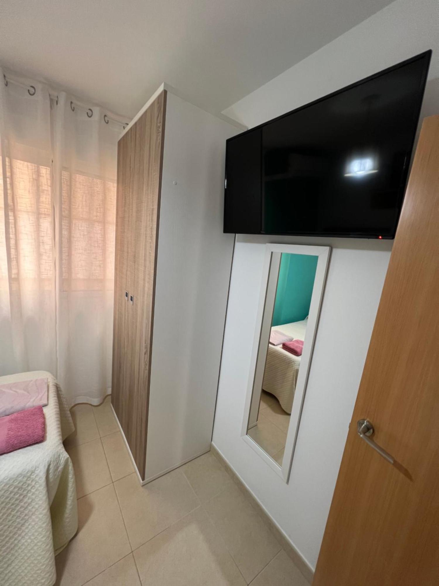 Apartamento Centro 3 Habitaciones Con Aire Acondicionado Y Wifi A 150M De La Playa Y Castillo Peniscola Luaran gambar